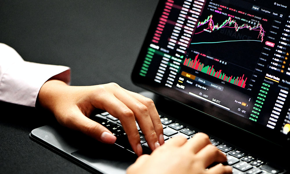 How an Online Trading Platform Can Help You Maximize Your Private Investment Returns?